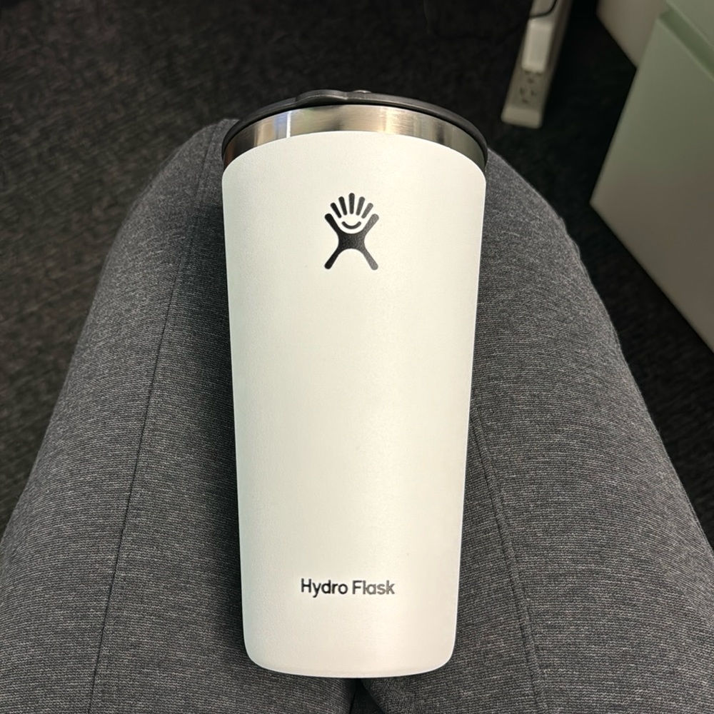 Hydro Flask 28 oz tumbler